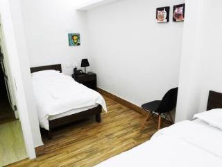 5 Footway Hotel
